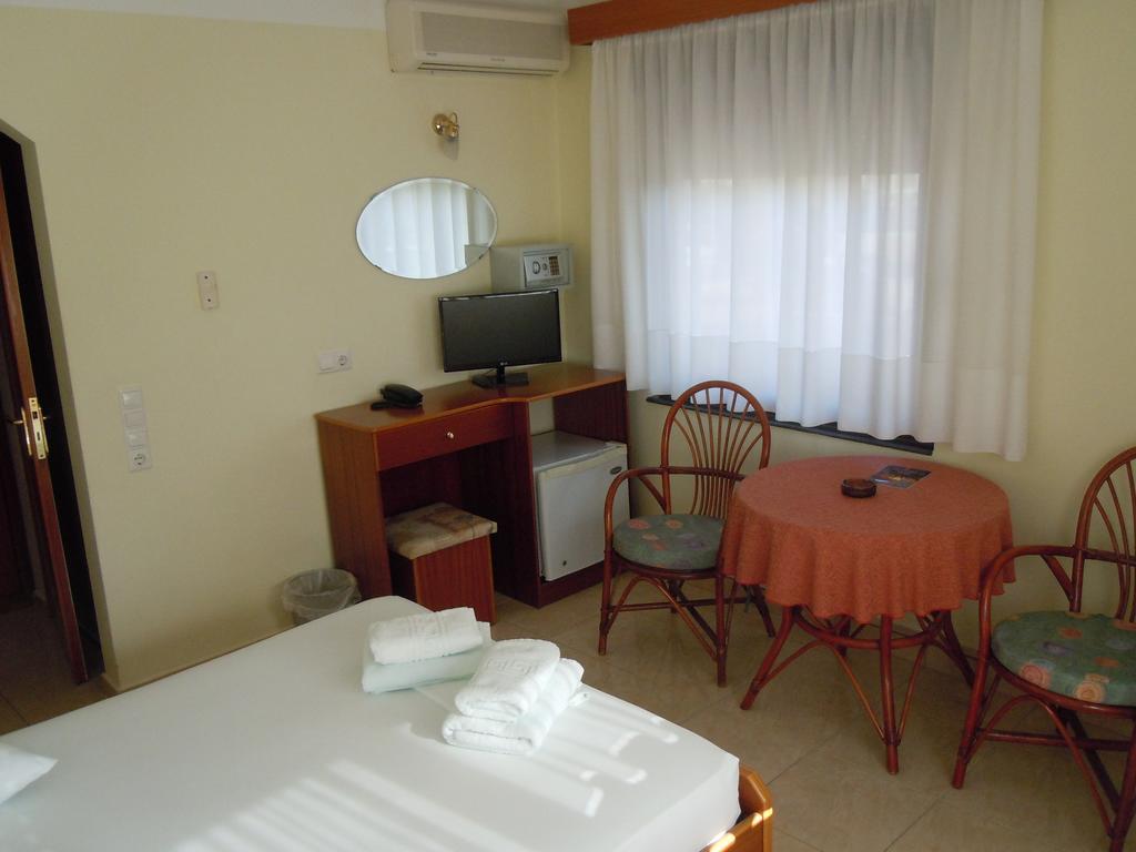 Tropicana Paralía Exterior foto